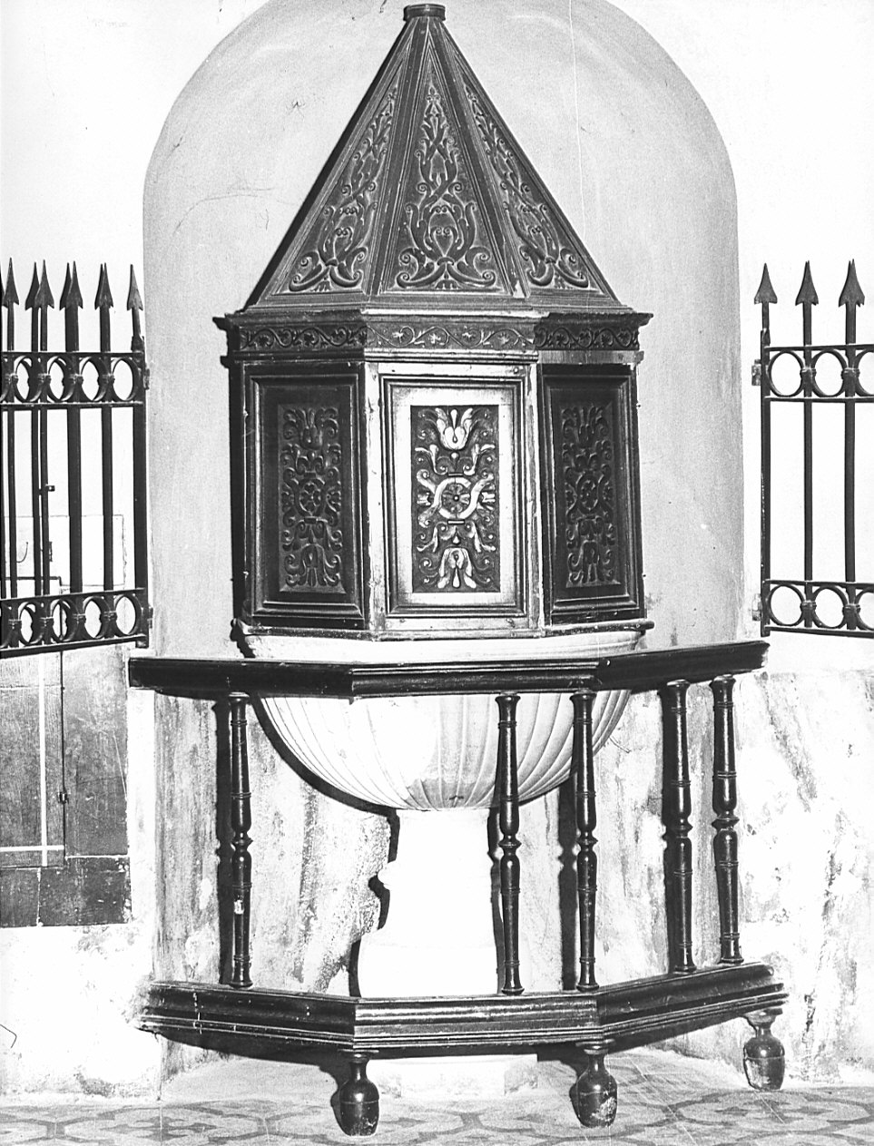 vasca battesimale, opera isolata - bottega bergamasca (sec. XVII)