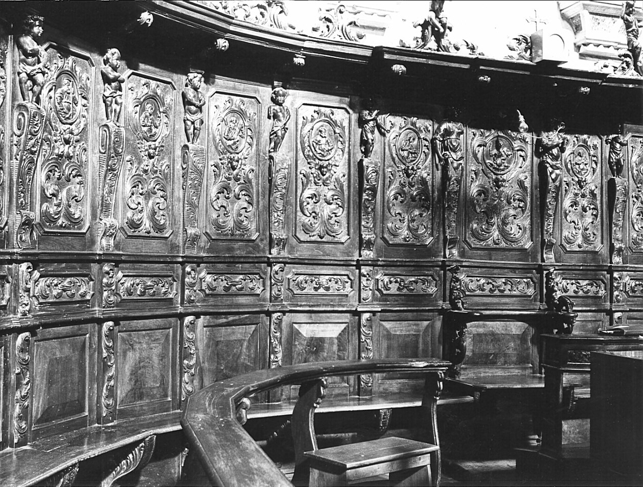 stalli del coro, insieme di Sanz Giovanni (attribuito) (sec. XVIII)