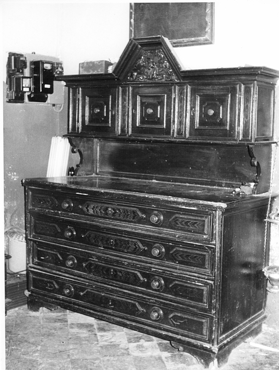 armadio da sacrestia, opera isolata - bottega bergamasca (fine/inizio secc. XVII/ XVIII)