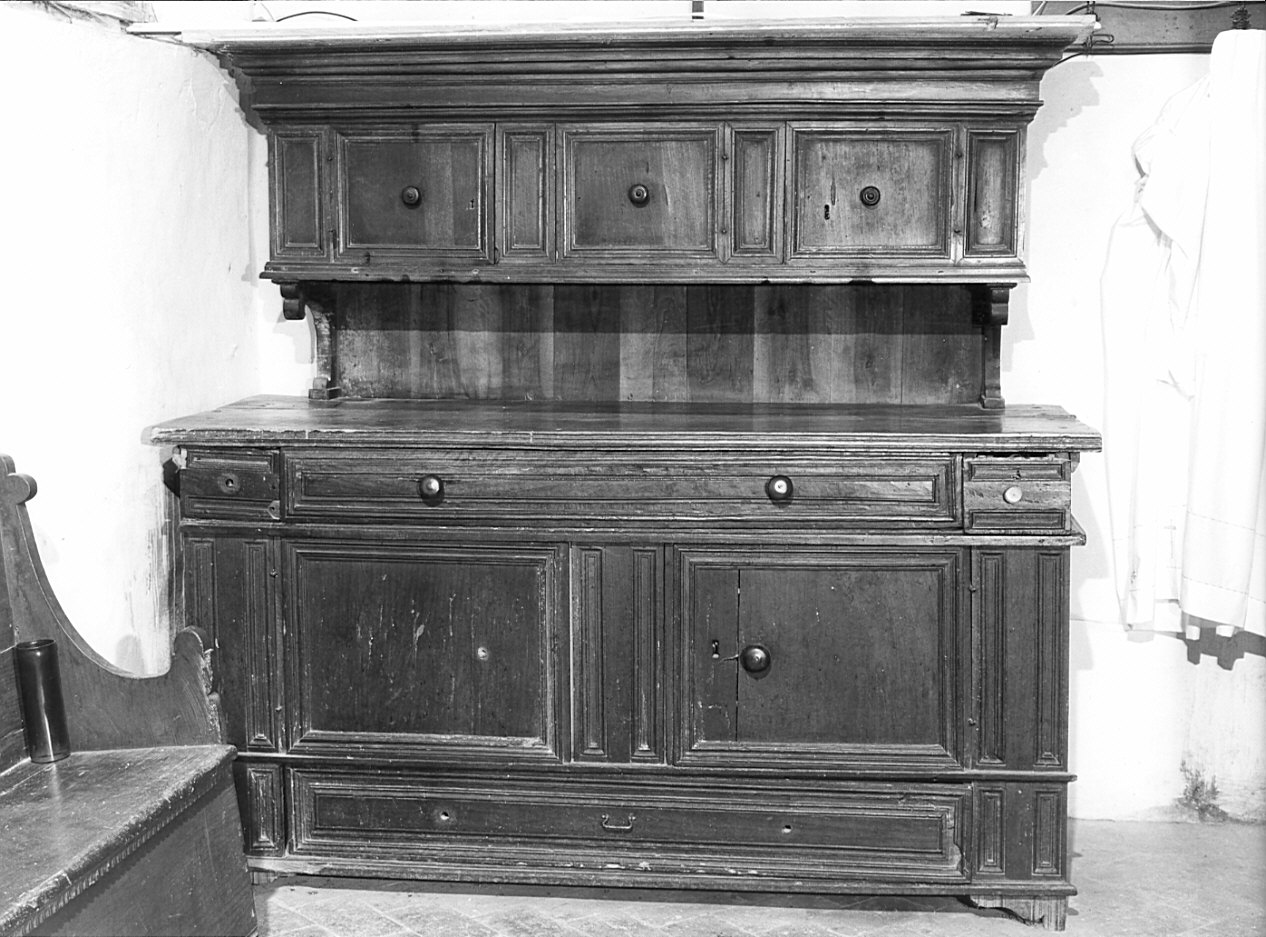 mobile da sacrestia, opera isolata - bottega bergamasca (sec. XVIII)