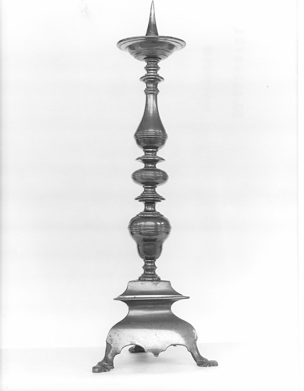 candeliere d'altare, serie - bottega bergamasca (fine/inizio secc. XVII/ XVIII)