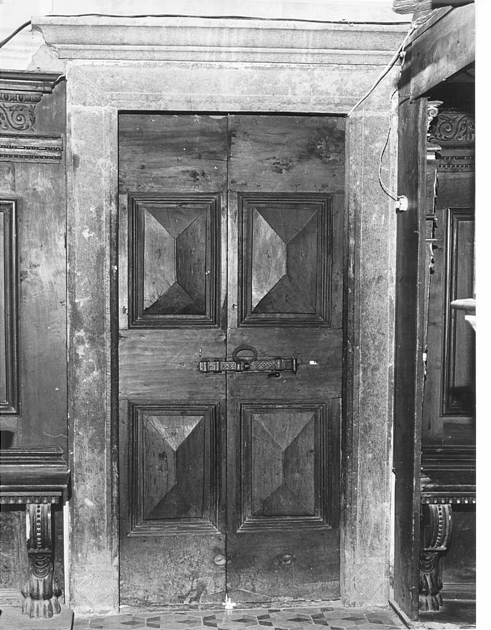 portale, coppia - bottega lombarda (prima metà sec. XVII)