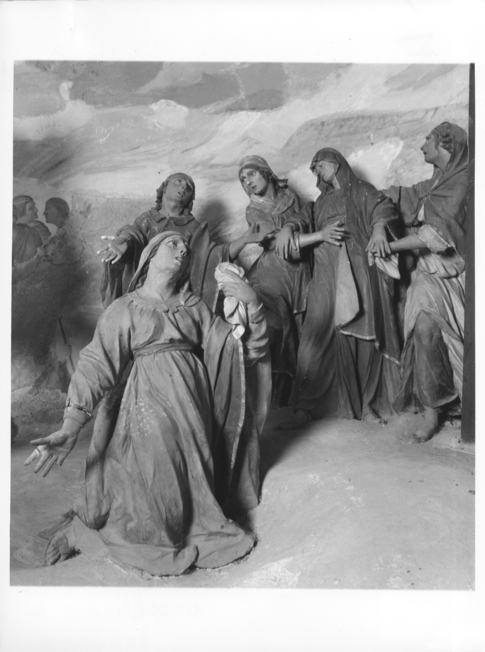 donna che regge la Madonna (statua, ciclo) di Silva Agostino (sec. XVII)
