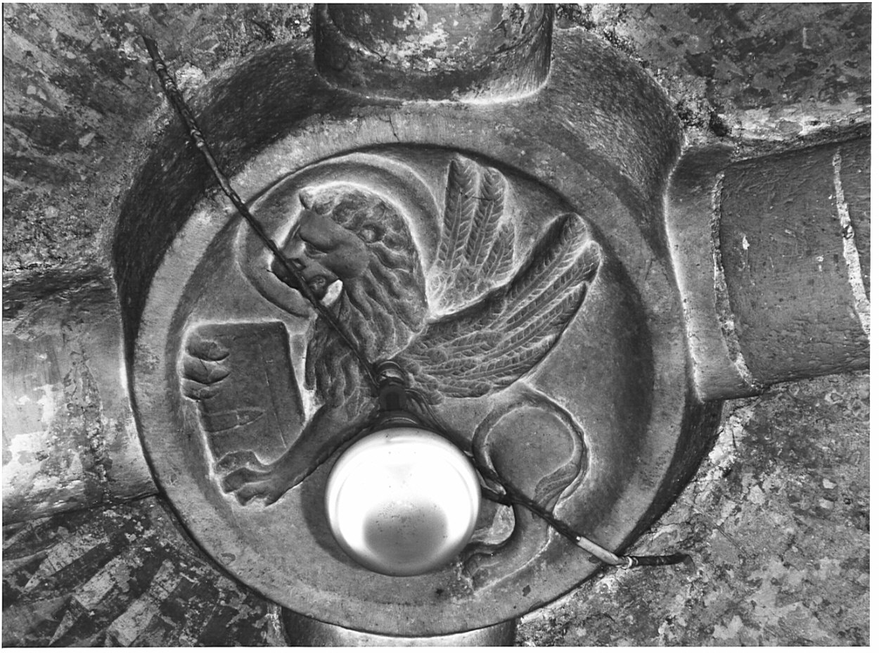 leone (chiave di volta, opera isolata) - bottega lombarda (fine/inizio secc. XII/ XIII)