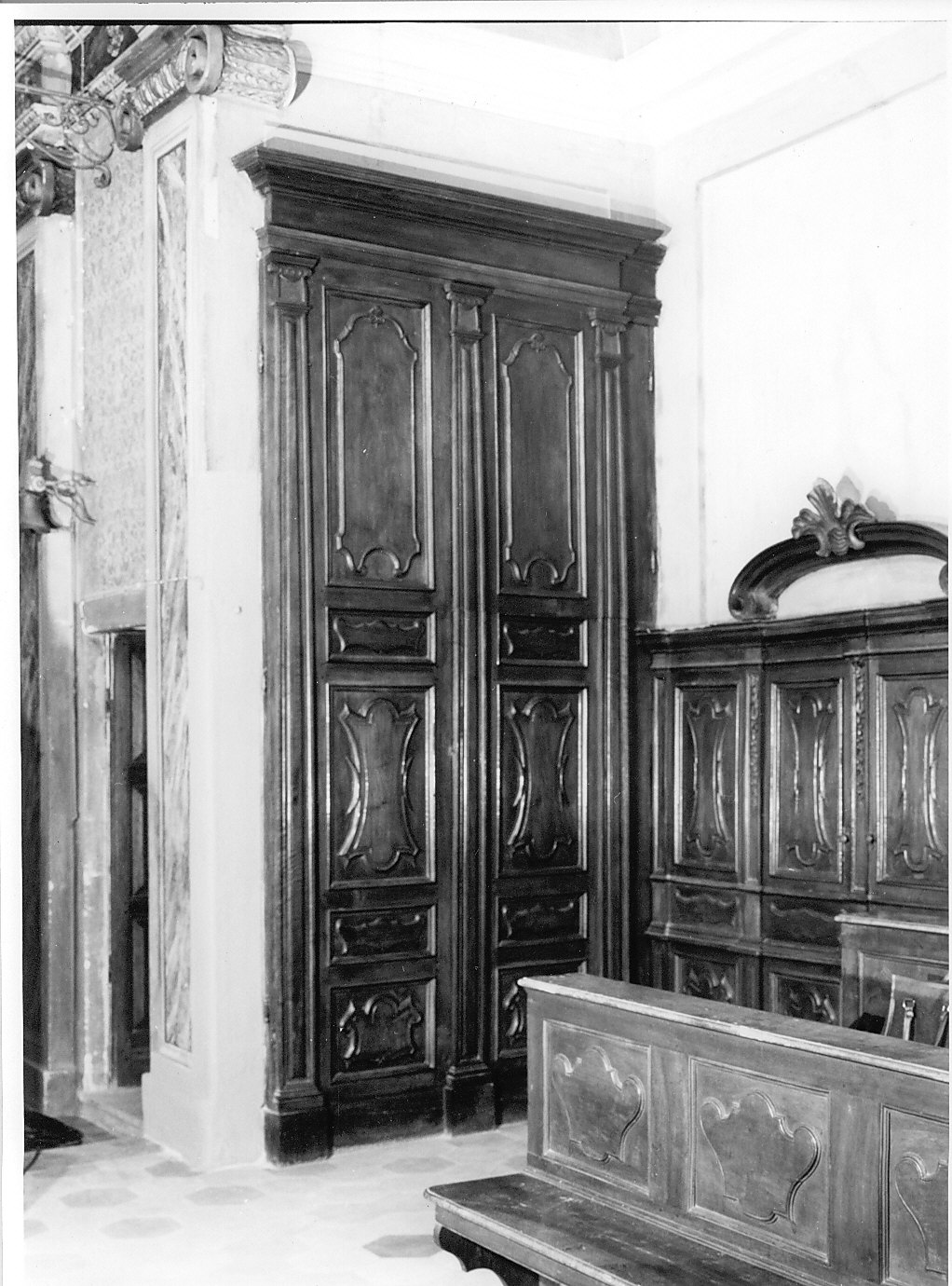 armadio, opera isolata - bottega lombardo-piemontese (prima metà sec. XVIII)