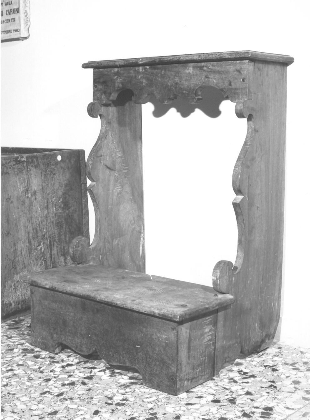 inginocchiatoio, opera isolata - bottega intelvese (prima metà sec. XVIII)