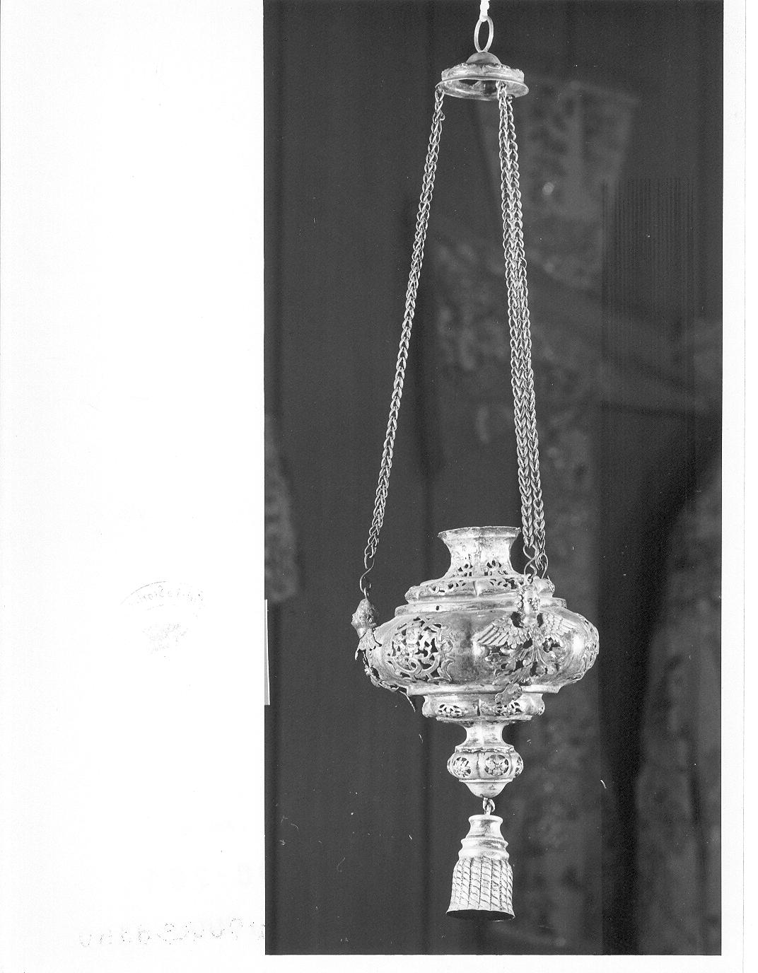 lampada pensile, opera isolata - bottega lombarda (fine/inizio secc. XVII/ XVIII)