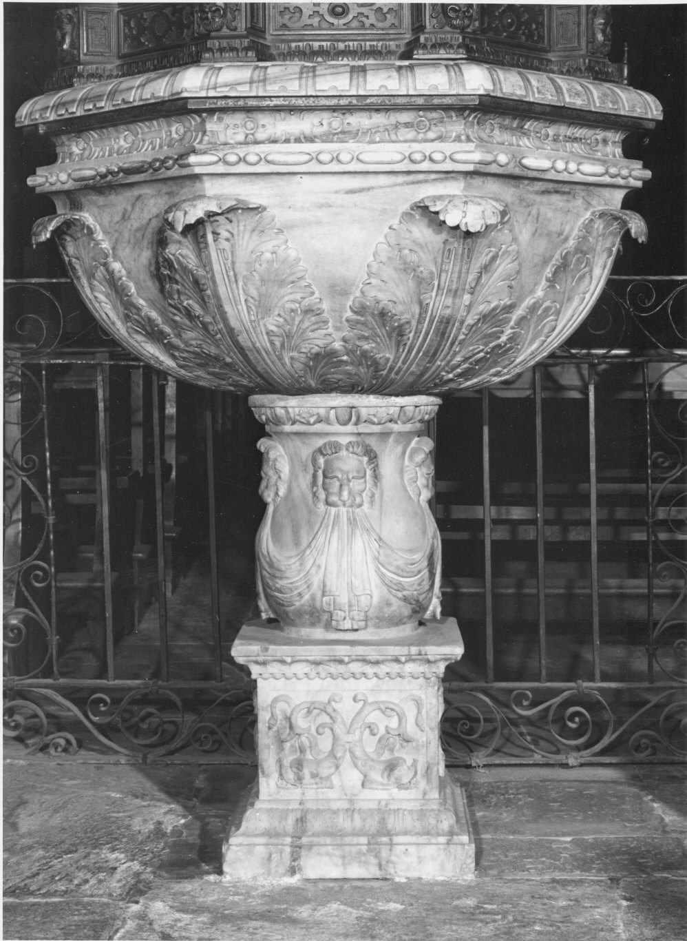 fonte battesimale - a fusto, opera isolata - bottega lombarda (sec. XVI)