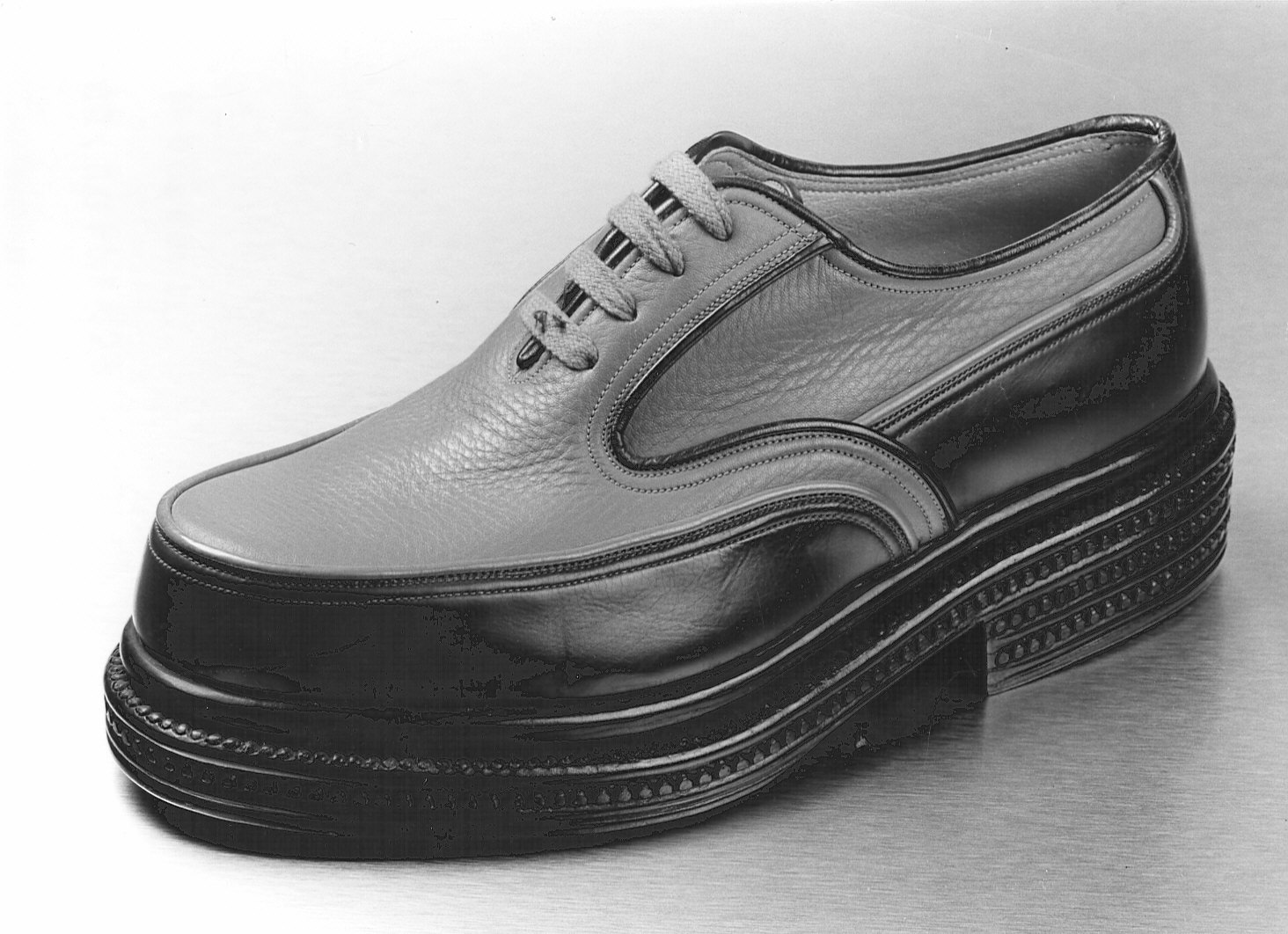 Non rilevato (scarpe da uomo) - manifattura (1940/ 1945)