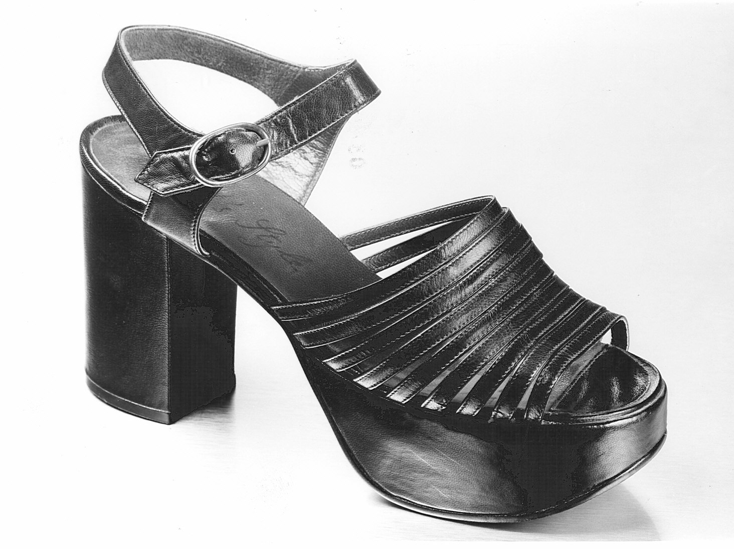 Non rilevato (scarpa femminile) - manifattura (1970/ 1980)