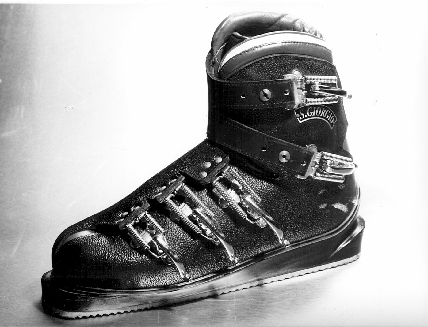 Non rilevato (scarpa) - produzione (1950)