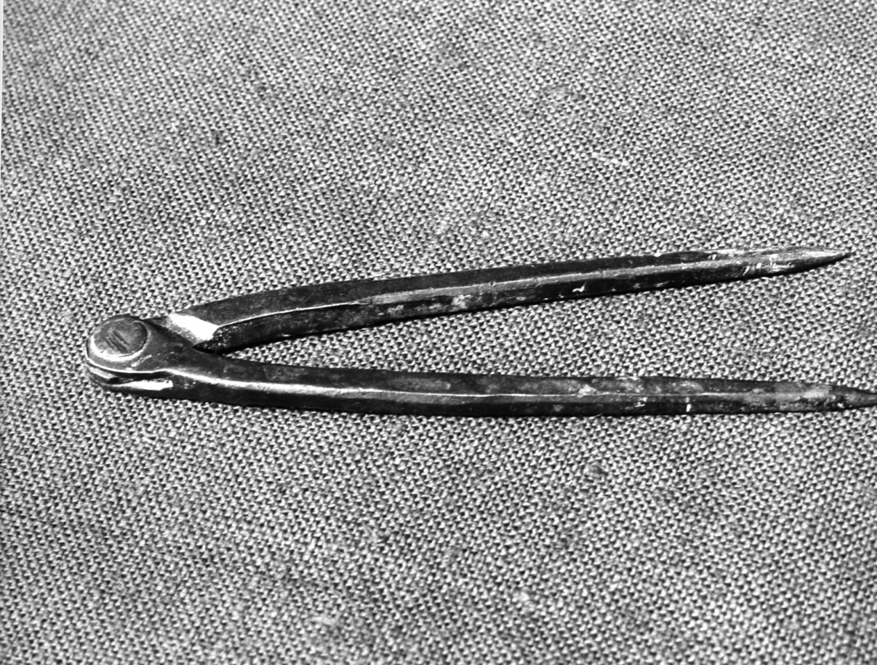 non rilevato (compasso) - bottega lombarda (sec. XX)