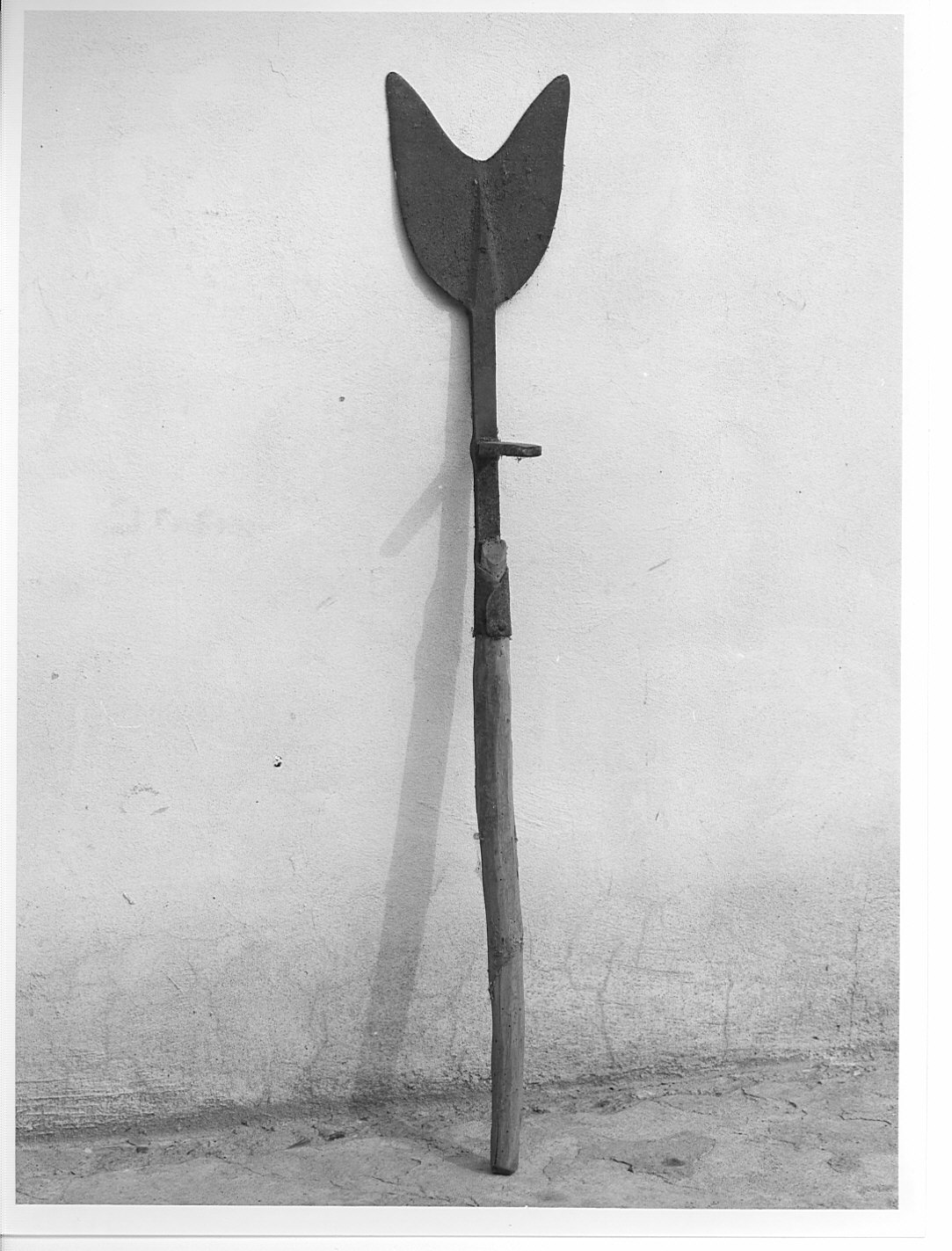 Non rilevato (attrezzo per tagliare il fieno) - bottega lombarda (sec. XX)