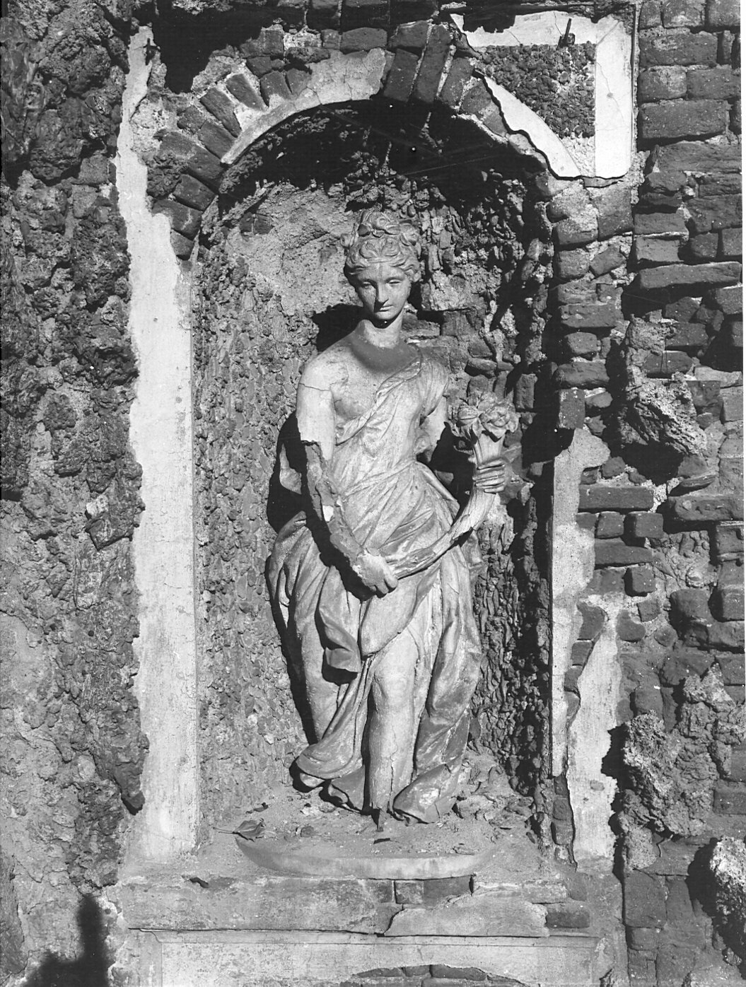 allegoria della primavera (statua, frammento) di Carabelli Donato (sec. XVIII)