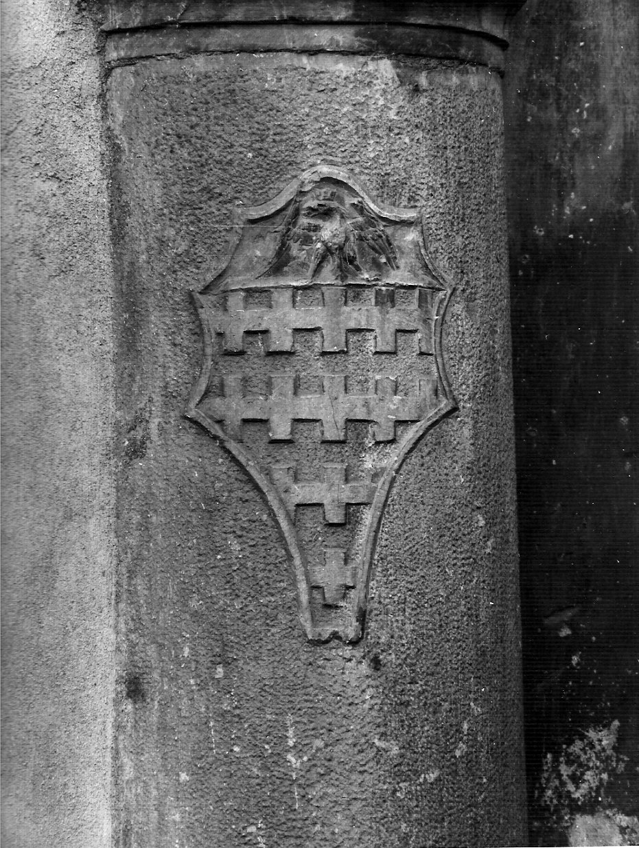 stemma (rilievo, opera isolata) di Rodari Tommaso (attribuito) (fine/inizio secc. XV/ XVI)