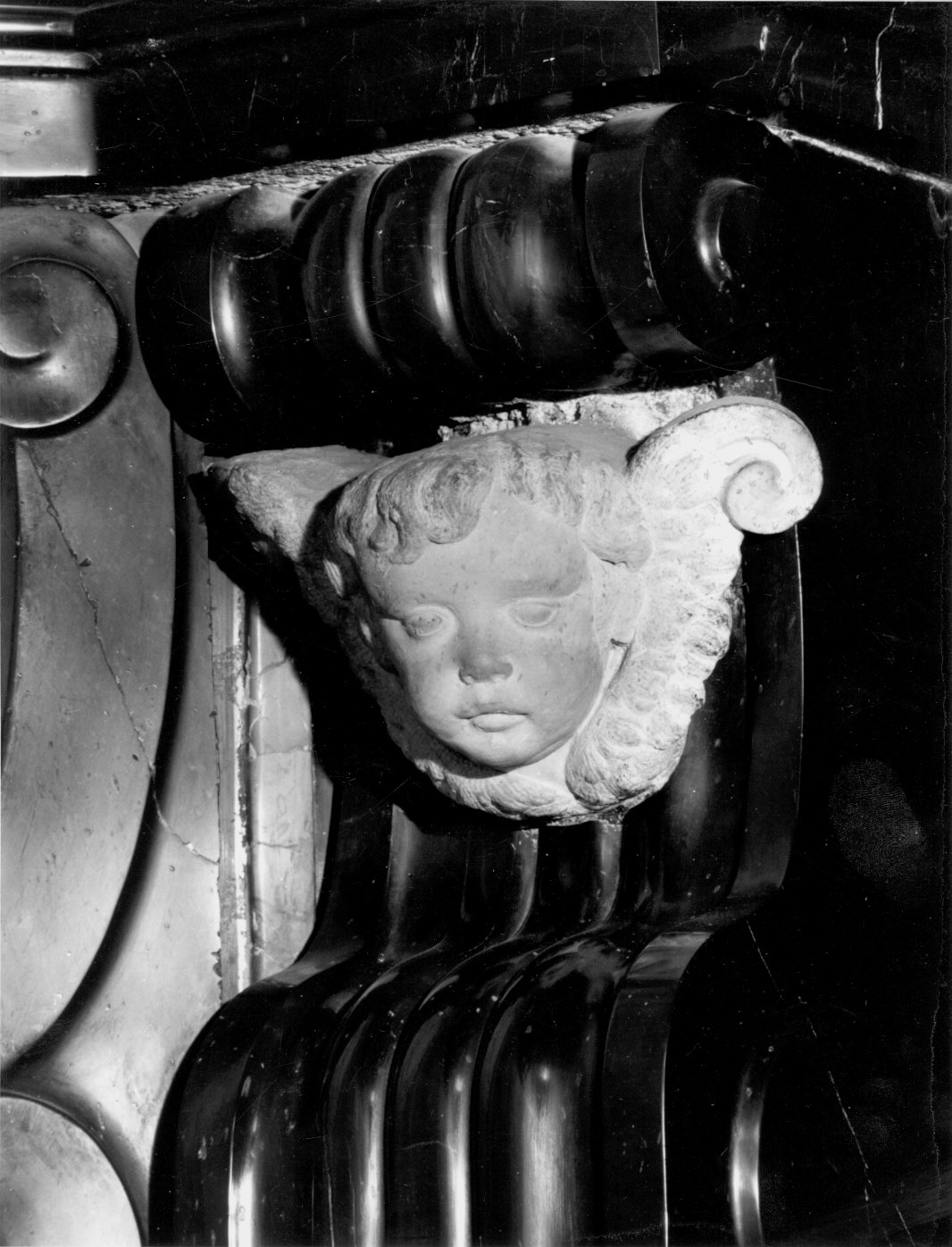 cherubino (decorazione plastica, insieme) - bottega lombarda (inizio sec. XVIII)