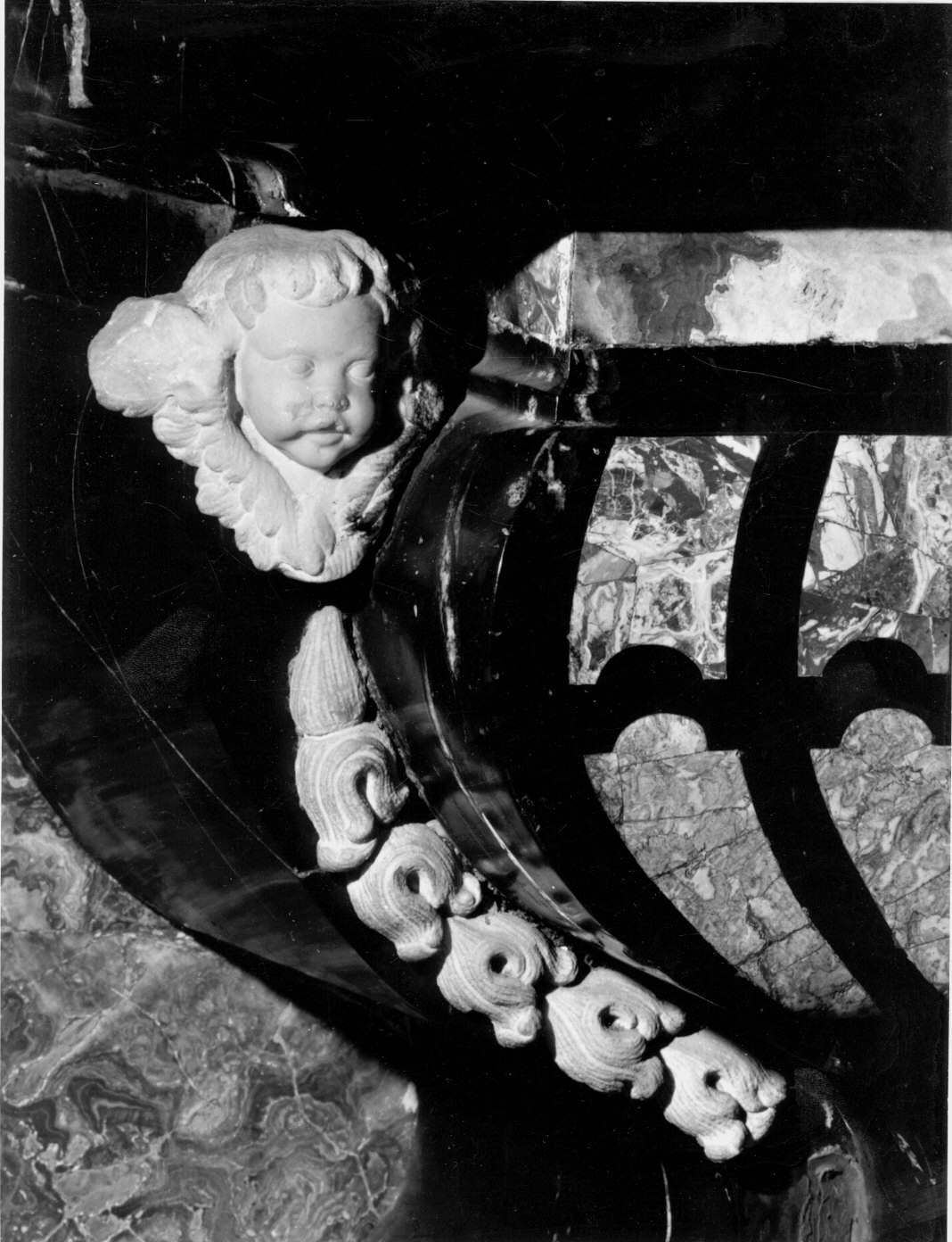 cherubino (decorazione plastica, insieme) - bottega lombarda (inizio sec. XVIII)