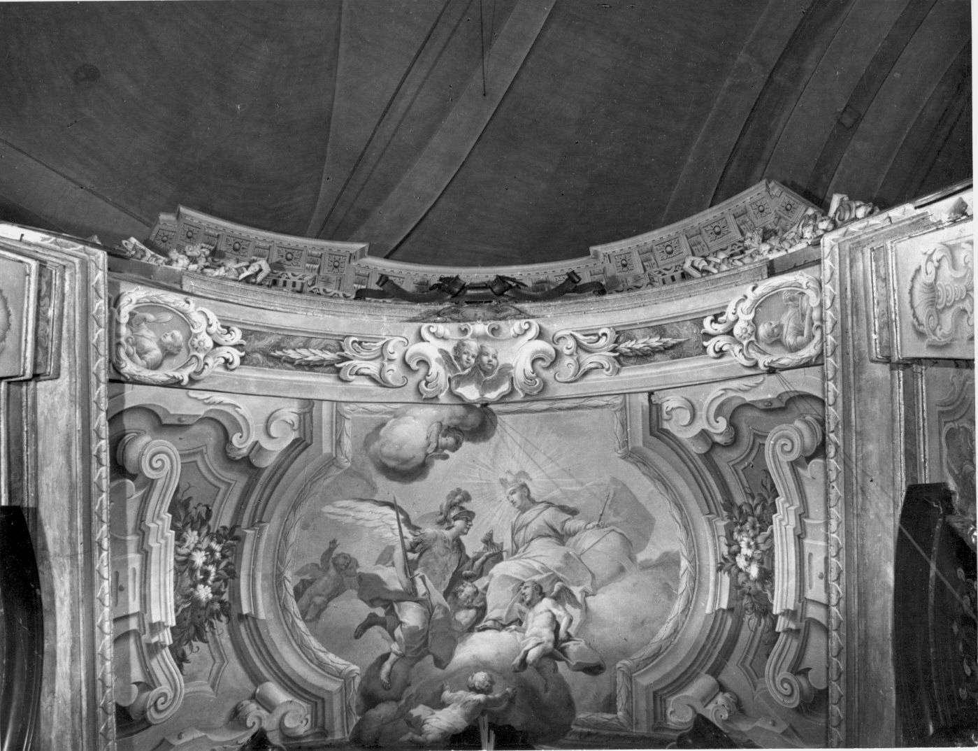 San Michele Arcangelo riceve l'ordine della cacciata degli angeli ribelli (dipinto murale) di Ligari Pietro (attribuito) (sec. XVIII)