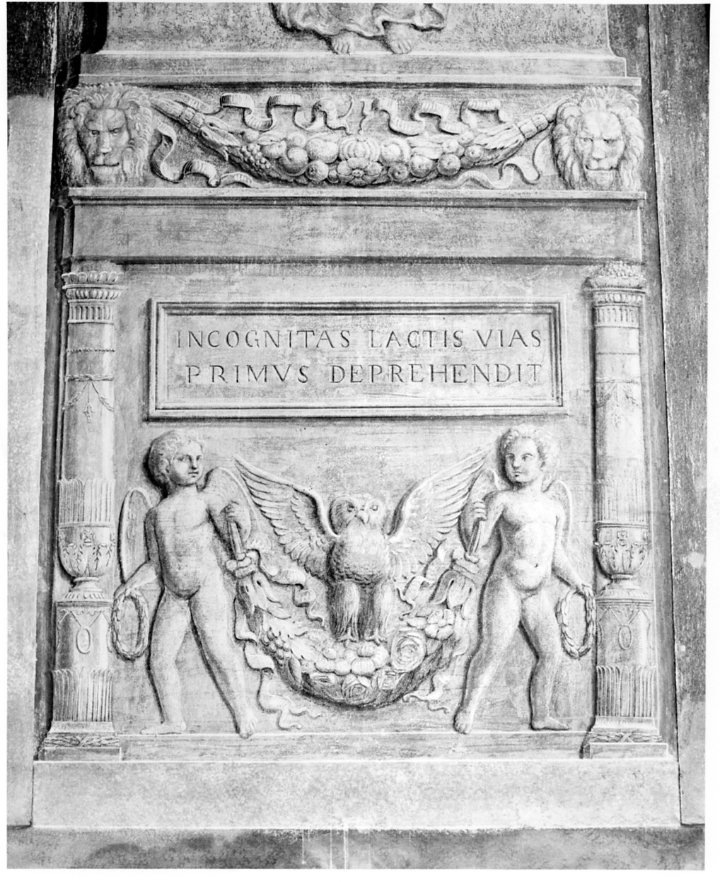 finte steli funerarie (dipinto murale, ciclo) - ambito lombardo (fine sec. XVIII)