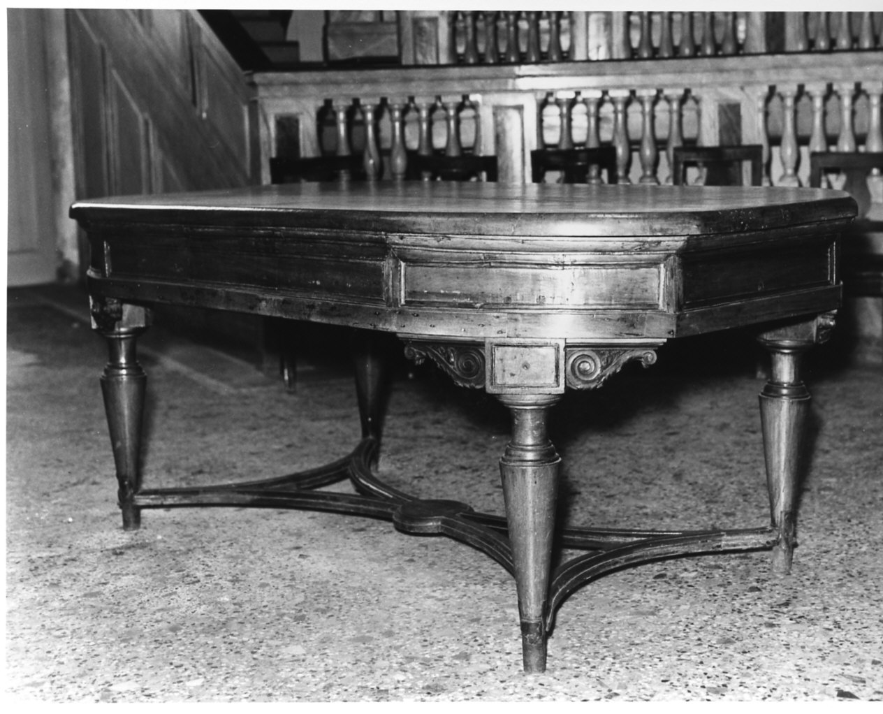 tavolo, opera isolata - bottega italiana (sec. XIX)