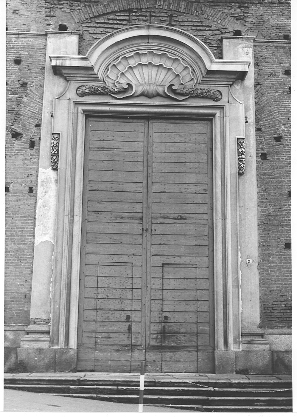 portale, opera isolata - bottega lombarda (sec. XVIII)