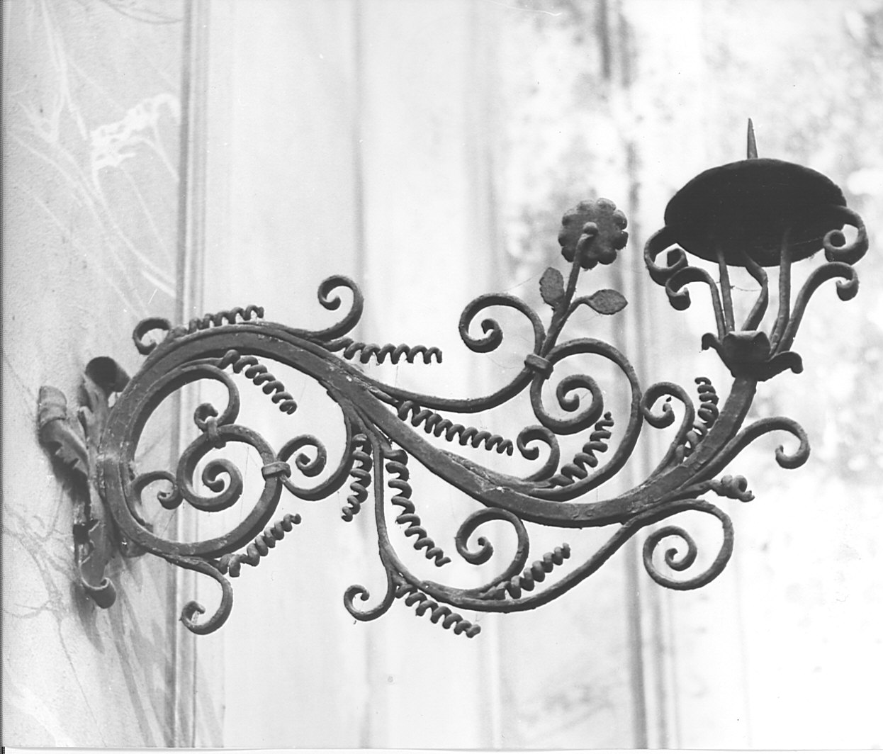 candeliere da parete, coppia - bottega lombarda (sec. XIX)