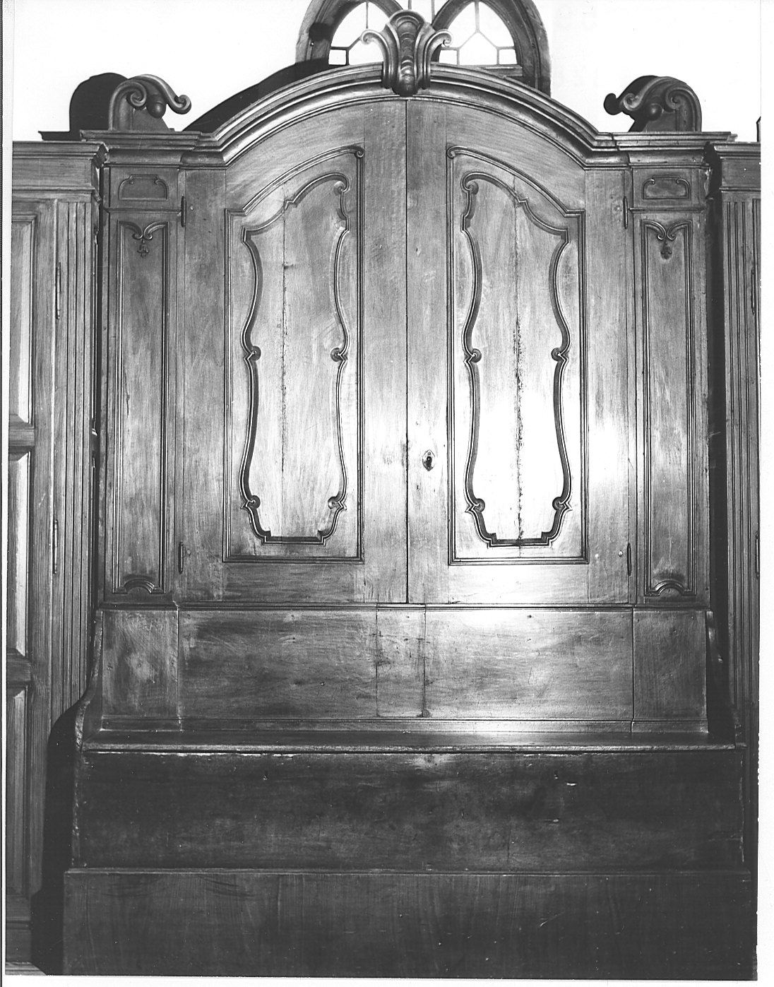 armadio, opera isolata - bottega lombarda (fine/inizio secc. XVIII/ XIX)