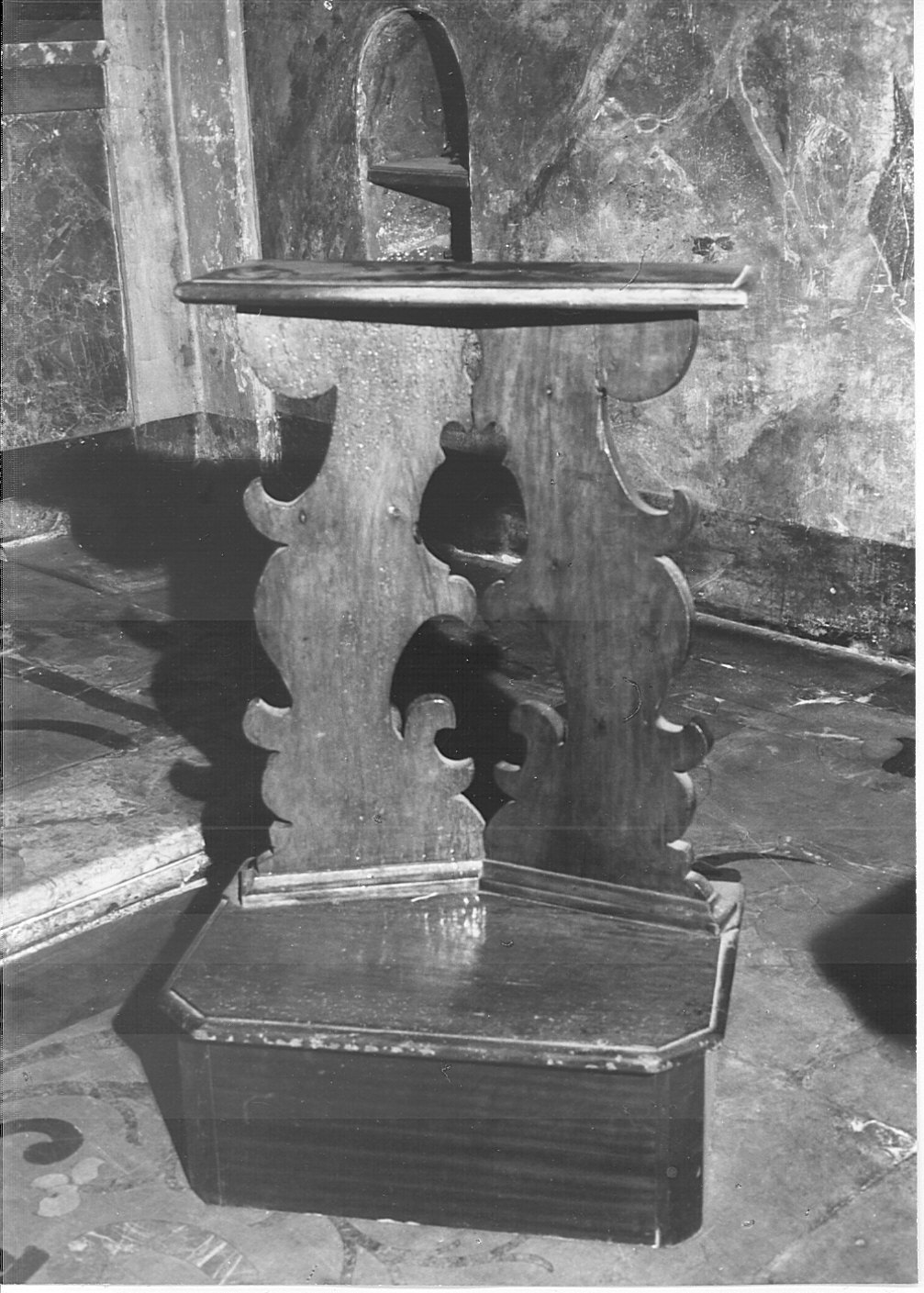 inginocchiatoio, opera isolata - bottega lombarda (sec. XVII)