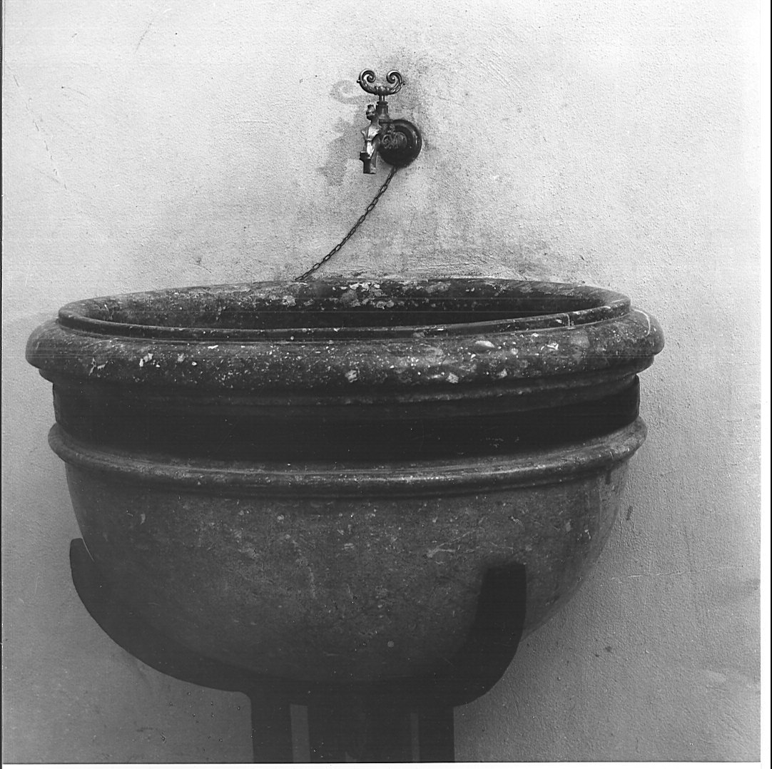 acquasantiera, opera isolata - bottega lombarda (sec. XIX)