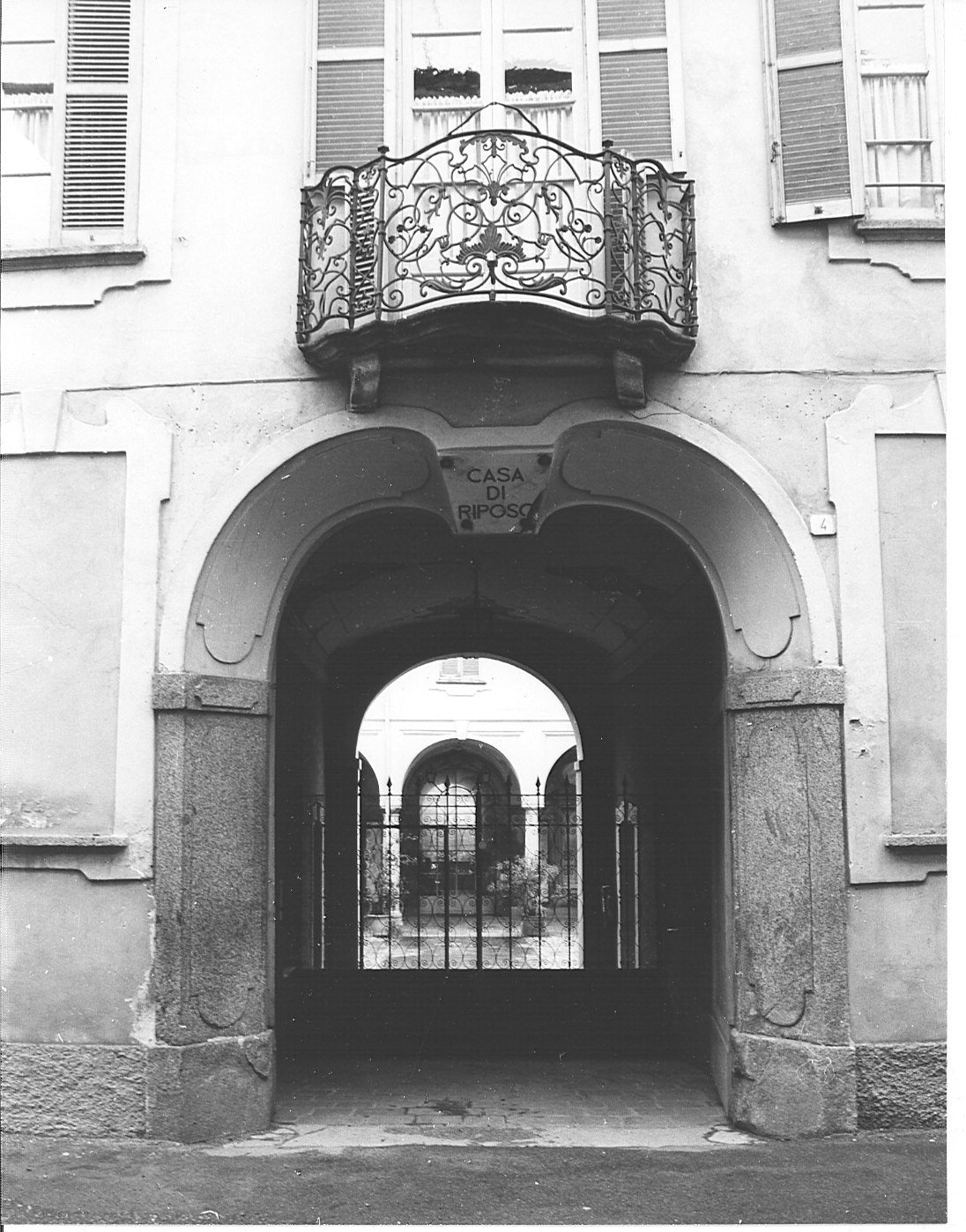 portale, opera isolata - bottega lombarda (metà sec. XVIII)