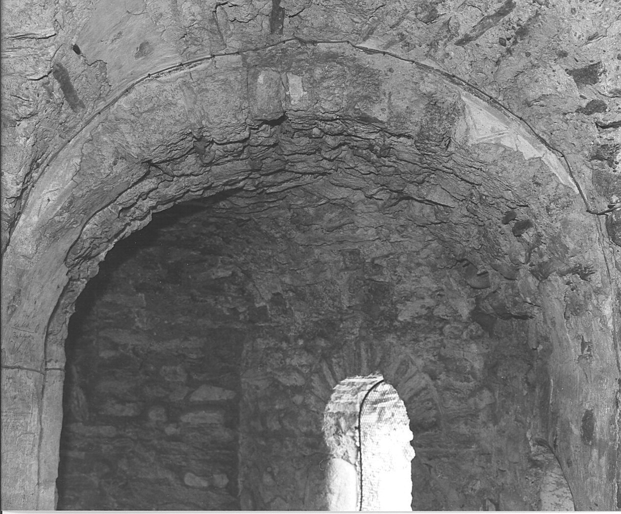 dipinto, frammento - ambito lombardo (secondo quarto sec. XI)