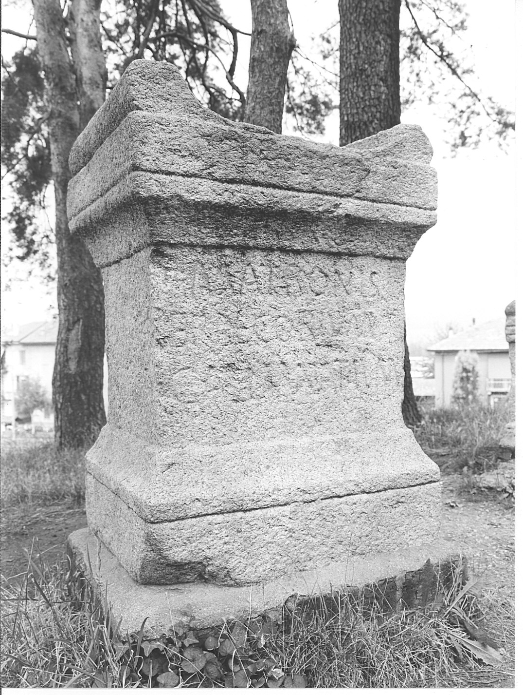 cippo, opera isolata - bottega lombarda (sec. I)