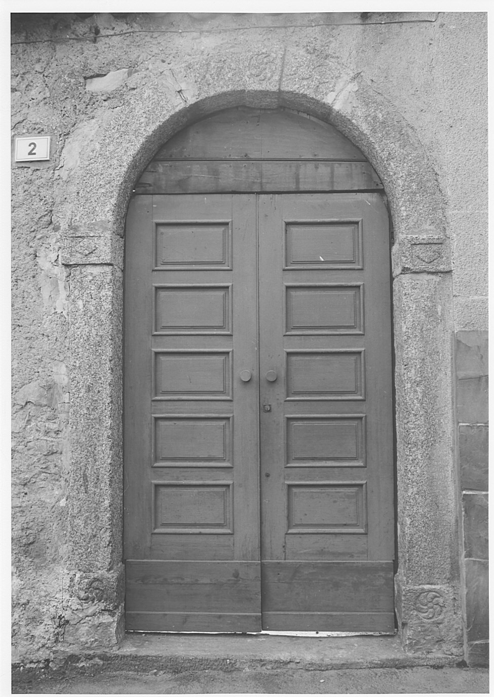 portale, opera isolata - bottega lombarda (sec. XVIII)