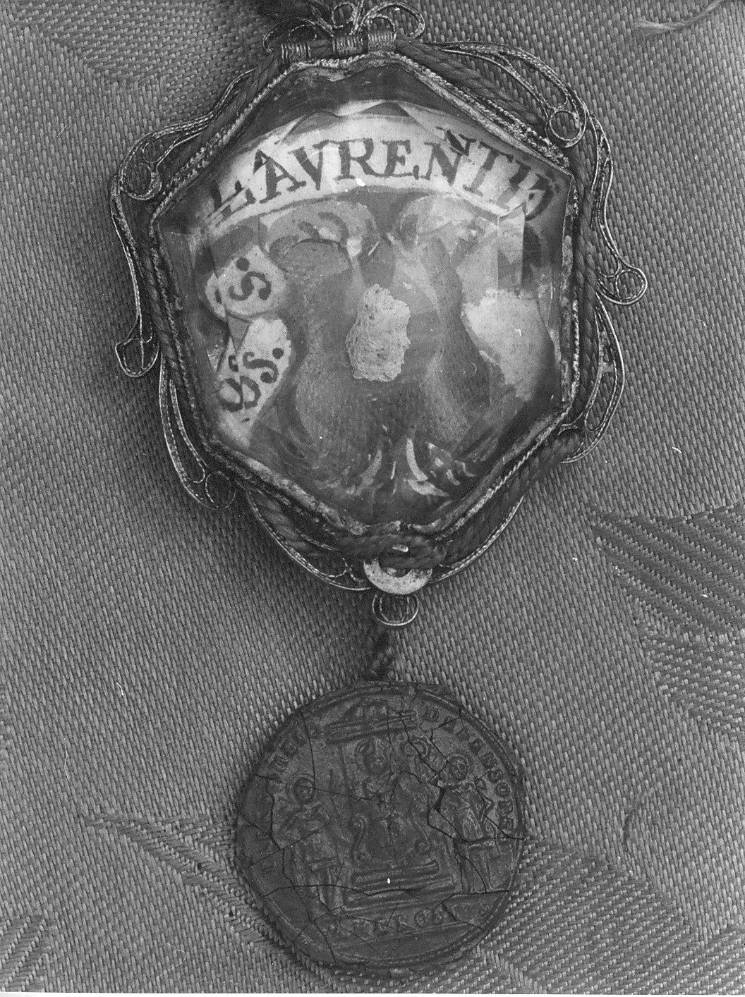 reliquiario - a medaglione, opera isolata - bottega italiana (sec. XIX)