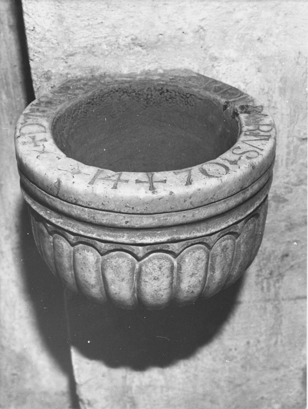 acquasantiera - da parete - bottega lombarda (sec. XV)