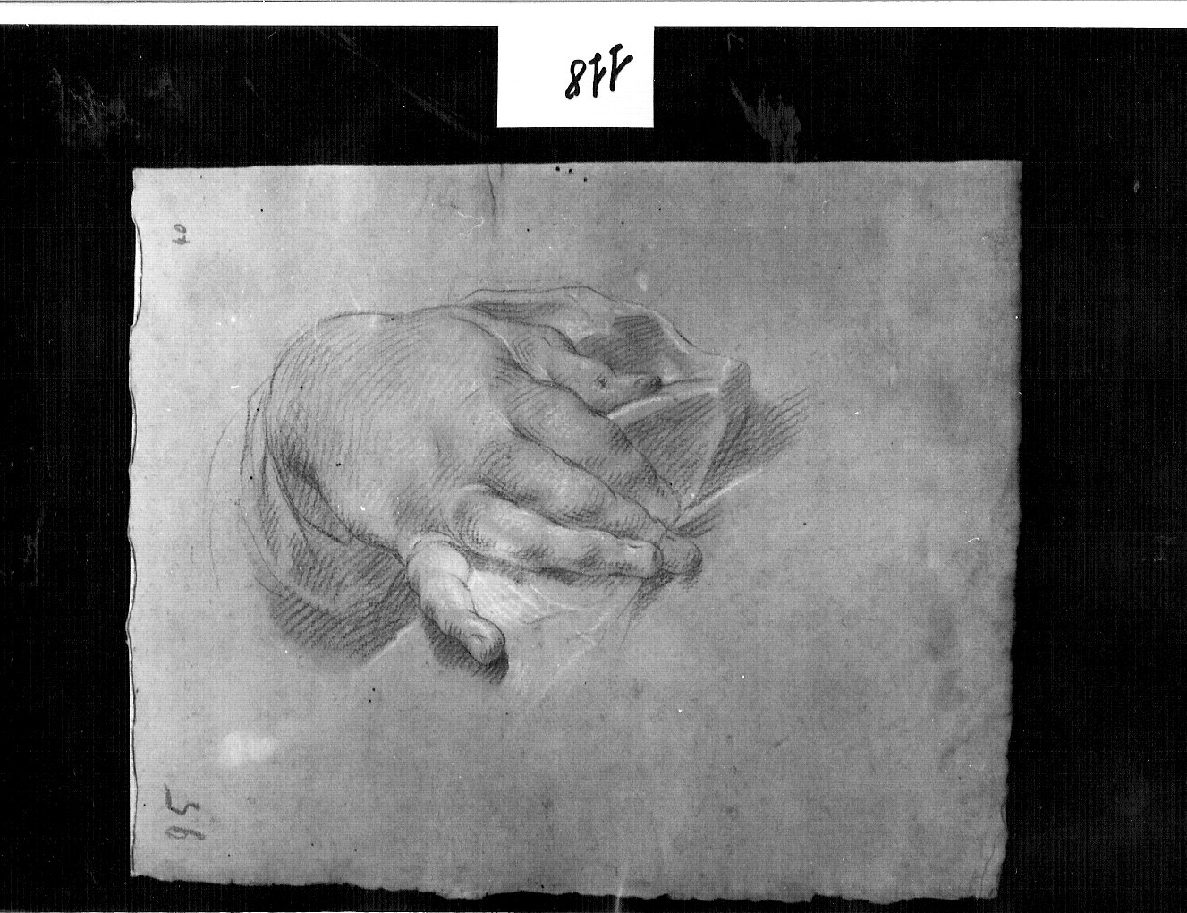 mano femminile con panneggio (disegno, opera isolata) di Ligari Pietro (attribuito) (sec. XVIII)