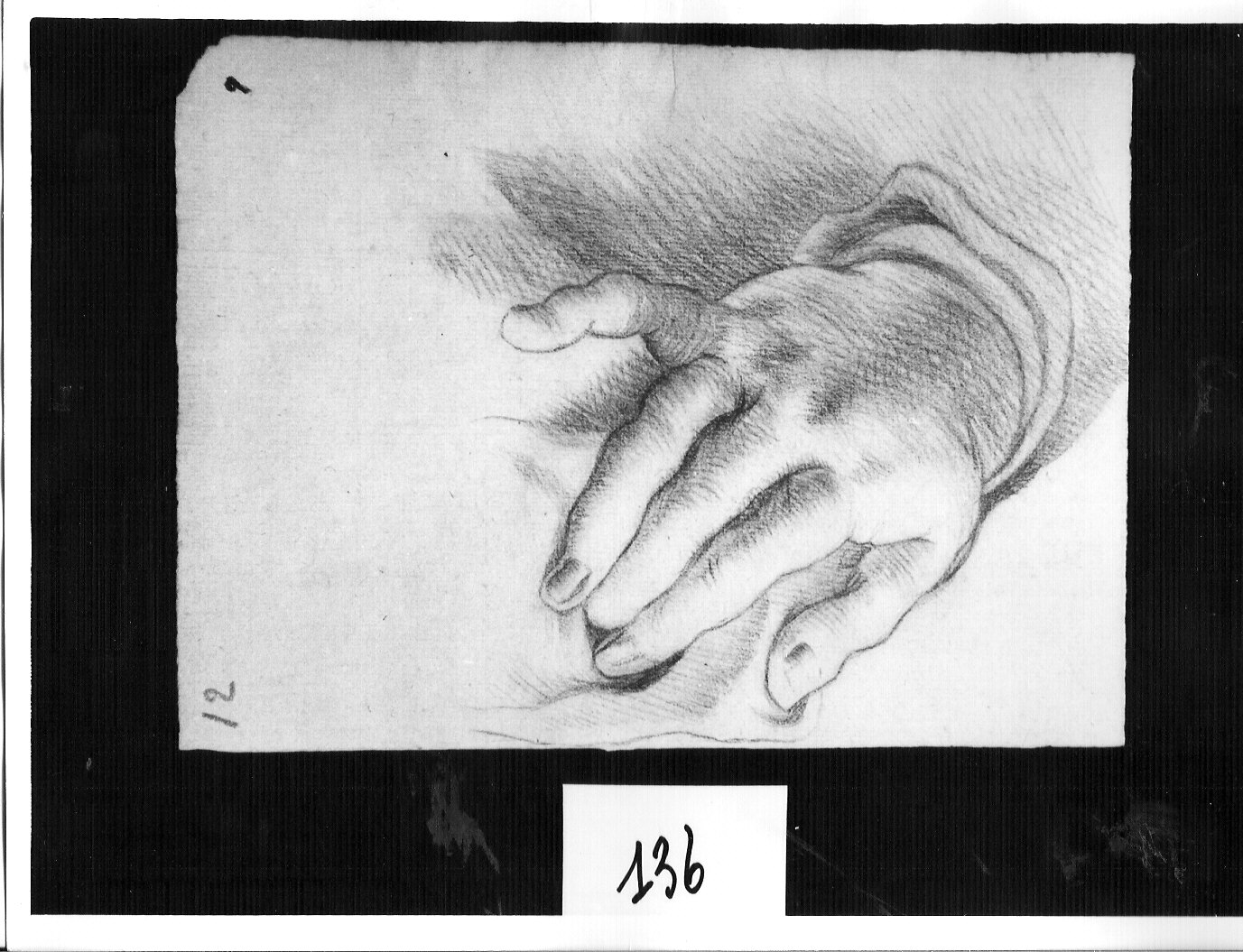 mano destra femminile (disegno, opera isolata) di Ligari Angelo (attribuito) (sec. XIX)