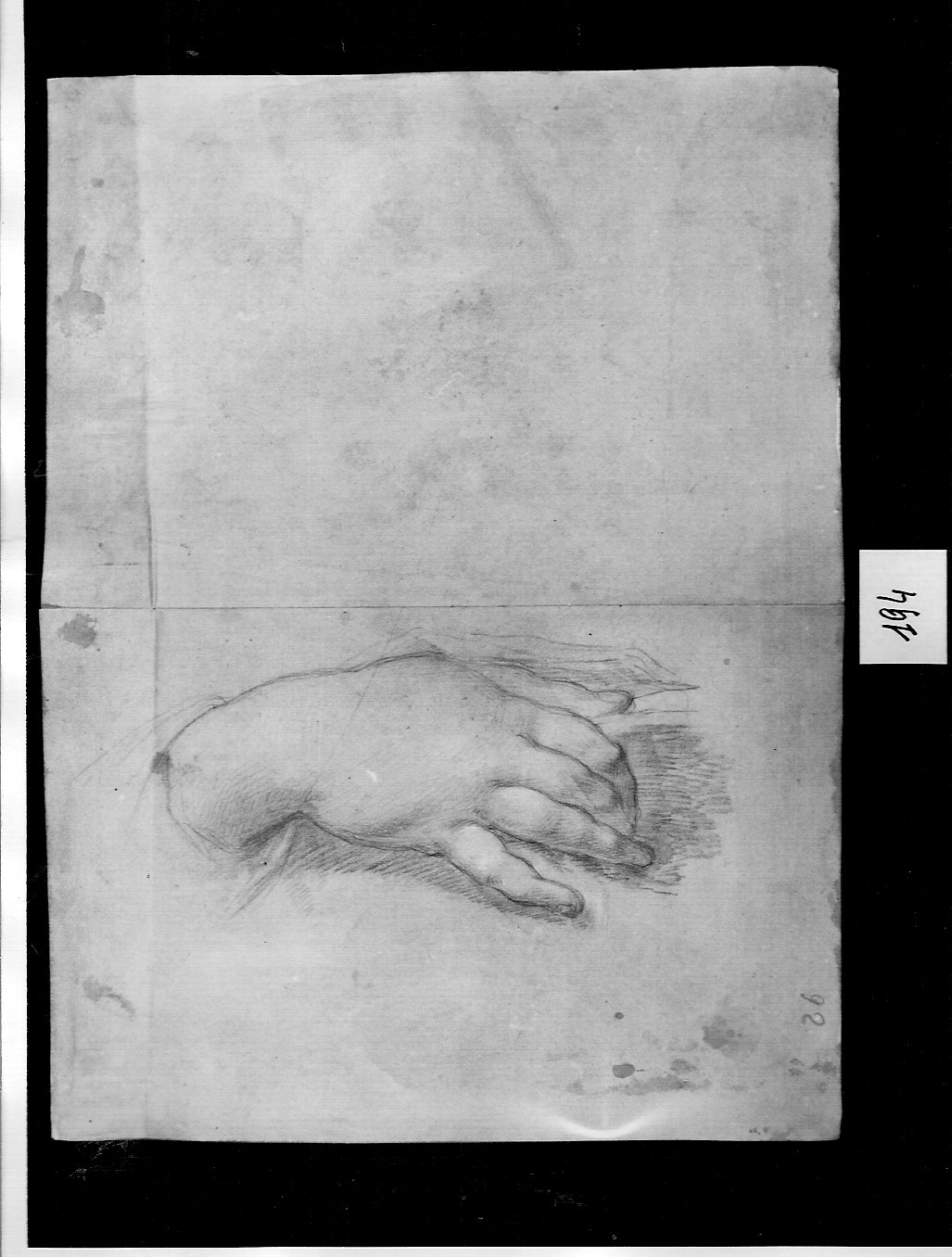 mano femminile su panneggio (disegno, opera isolata) di Ligari Angelo (attribuito) (sec. XIX)