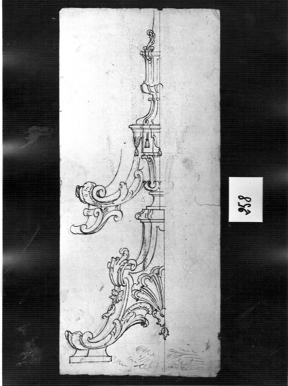 particolare di candeliere con variante (disegno, opera isolata) di Ligari Pietro (attribuito) (sec. XVIII)