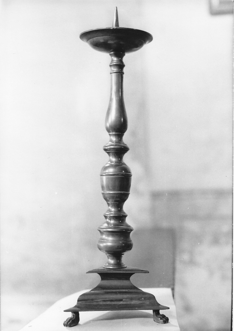 candeliere d'altare, serie - bottega lombarda (sec. XVII)