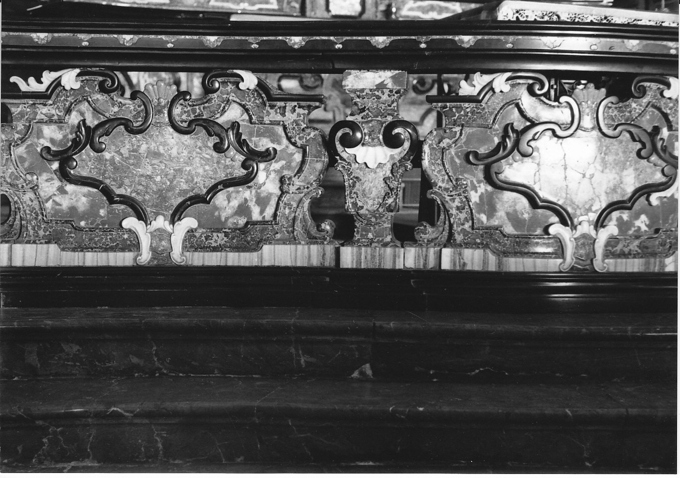 balaustrata di altare, opera isolata - bottega lombarda (sec. XVIII)