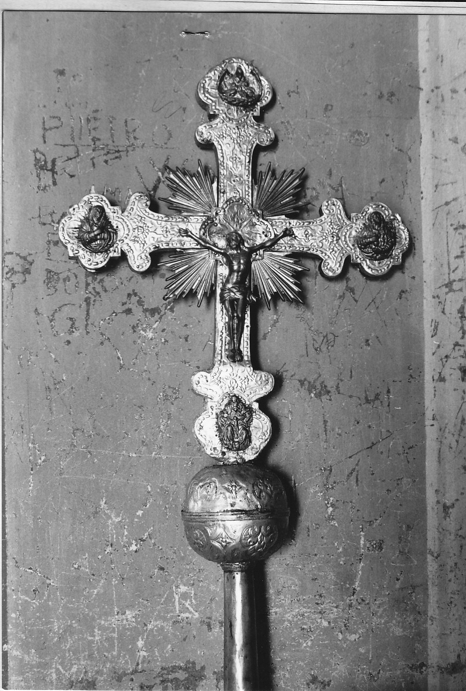 croce astile, opera isolata - bottega lombarda (secc. XVII/ XVIII)