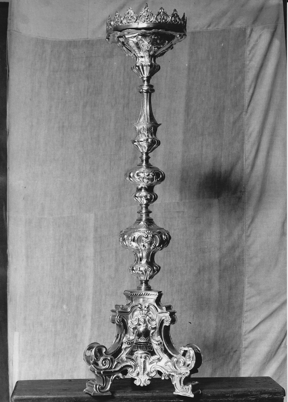 candeliere d'altare, serie - bottega lombarda (sec. XVIII)