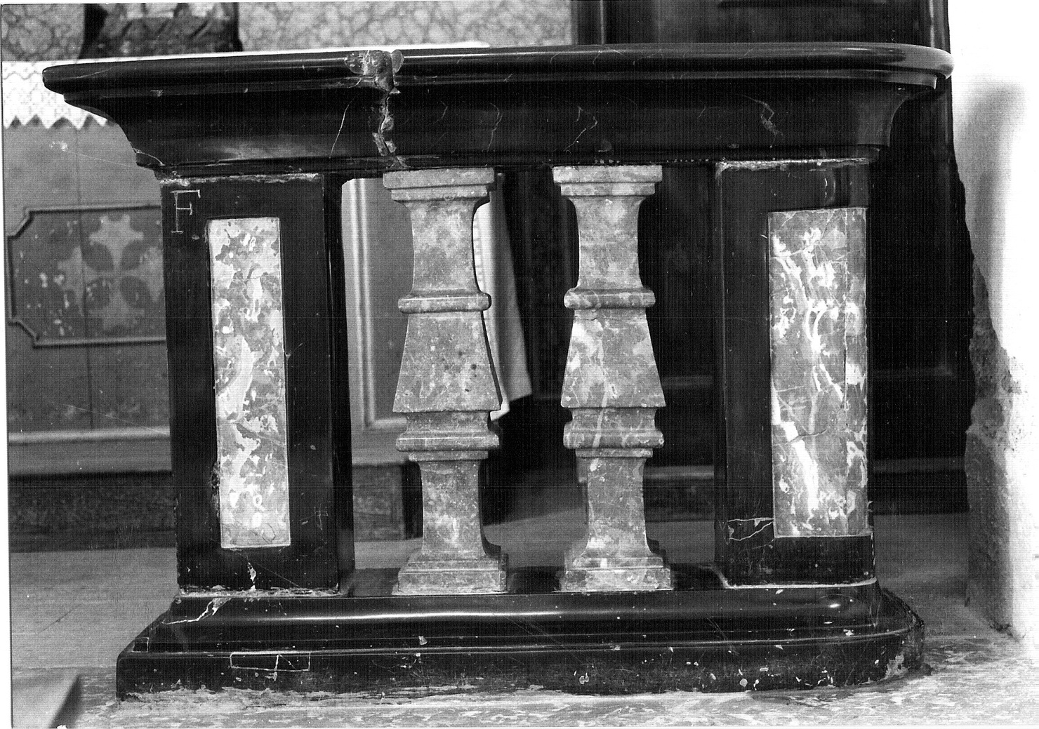 balaustrata, opera isolata - bottega lombarda (fine/inizio secc. XVIII/ XIX)