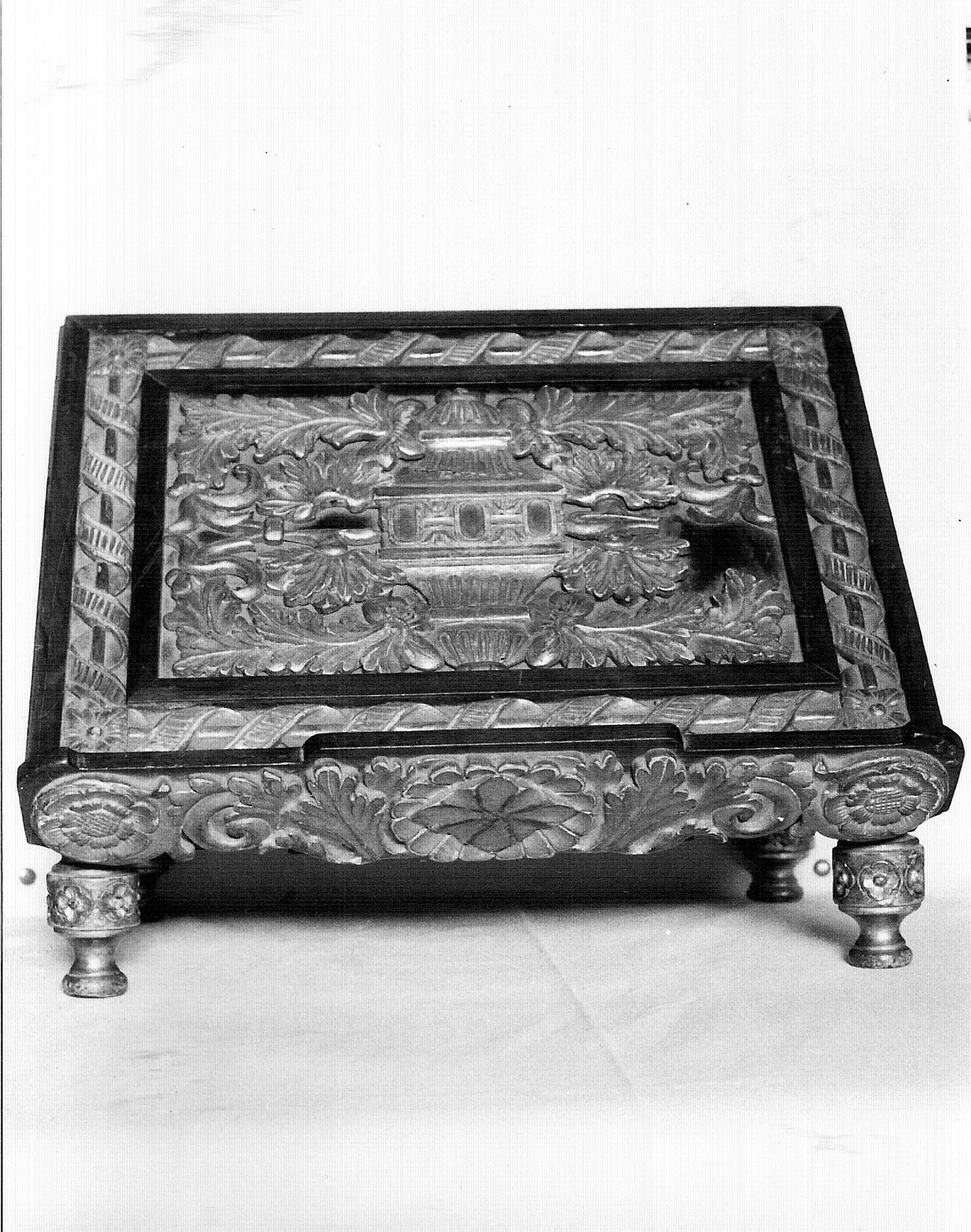 leggio da tavolo, opera isolata - bottega lombarda (fine/inizio secc. XVIII/ XIX)