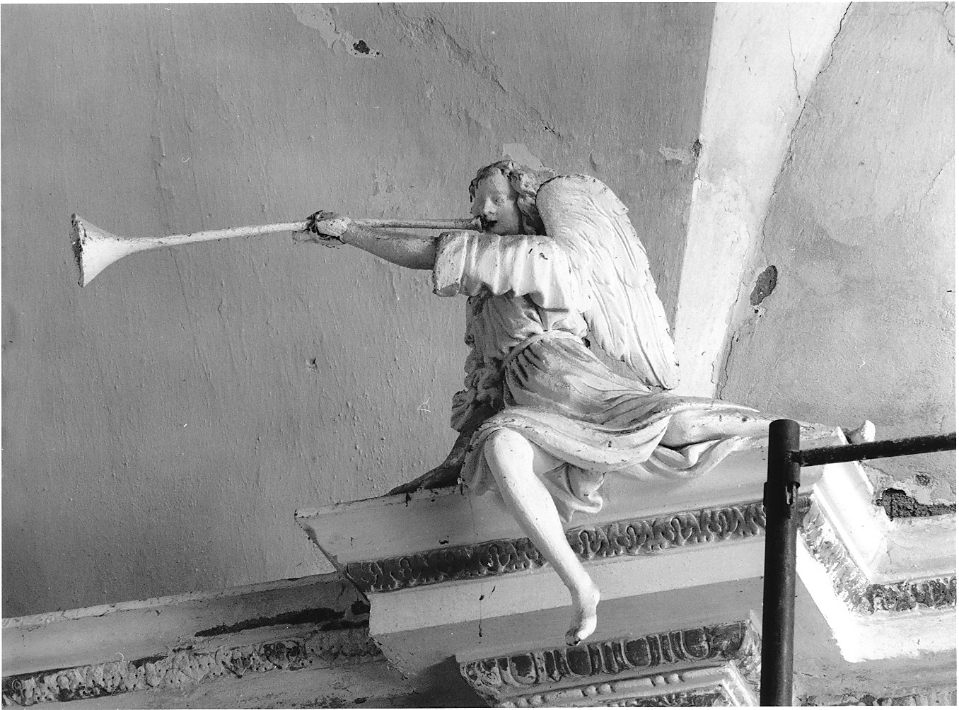 angelo (statua, elemento d'insieme) - bottega lombarda (ultimo quarto sec. XVII)