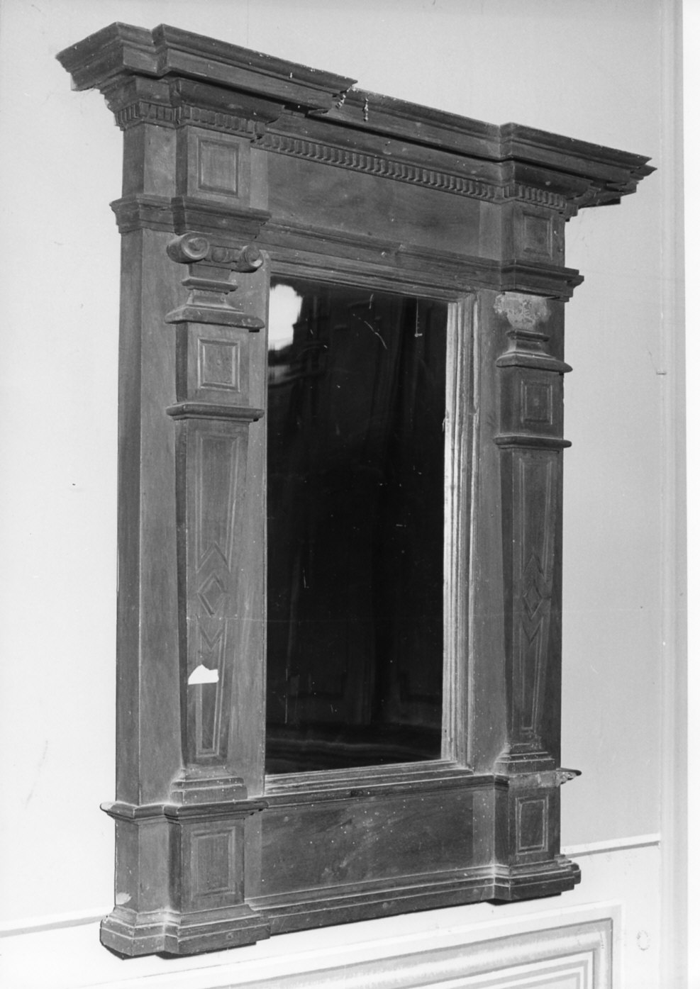 cornice, opera isolata - bottega lombarda (sec. XVII)