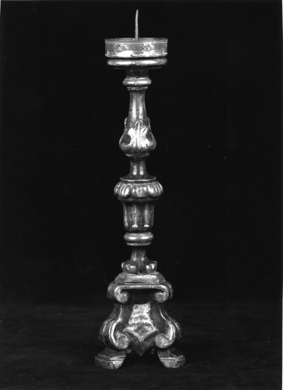 candeliere, serie - bottega lombarda (secc. XVIII/ XIX)