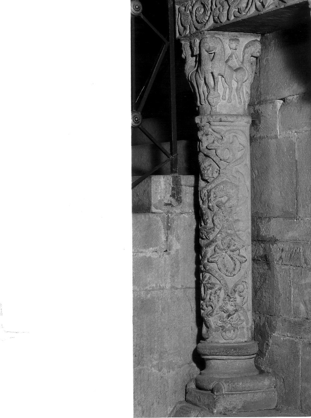 capitello di colonna, opera isolata - bottega lombarda (sec. XVII, sec. XIX)