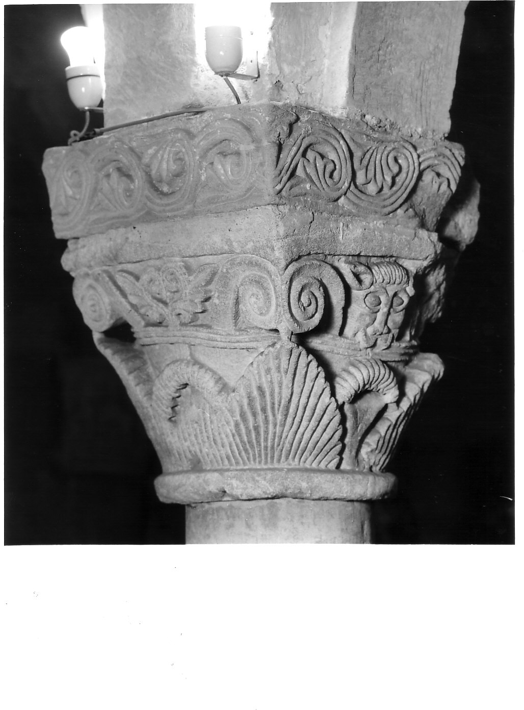 capitello di colonna - bottega romana (sec. XII)